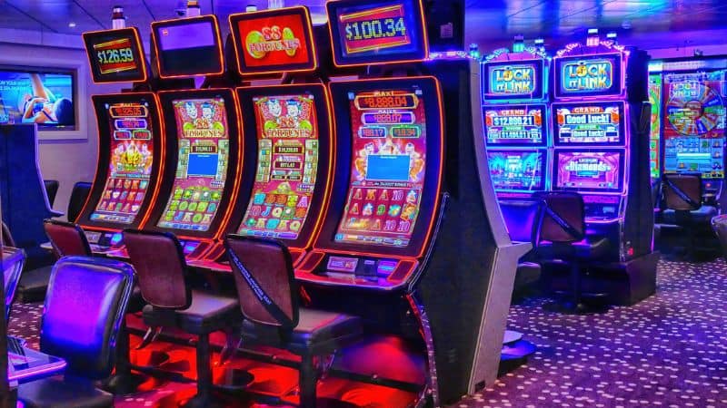 Khám phá khái niệm Slot machine là gì